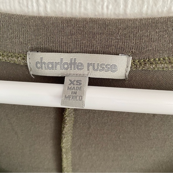 🦋4/$20 SALE - Oversized Army Green V Neck - Picture 2 of 4